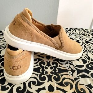 Ugg suede camel slip ons 6.5